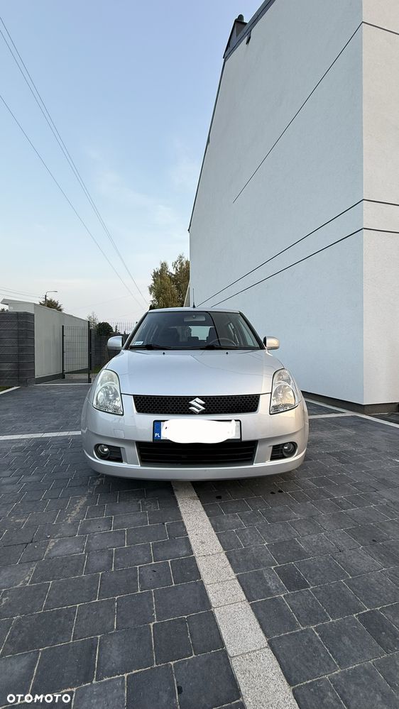 Suzuki Swift 2007 photo 4