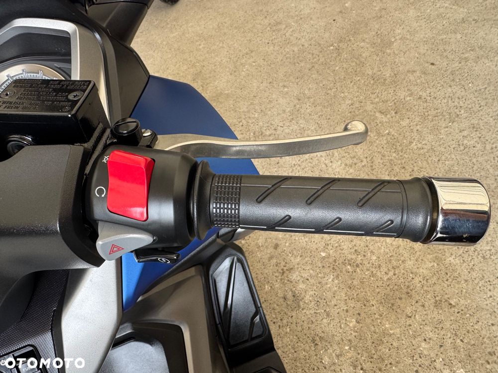 Honda NSS - 12