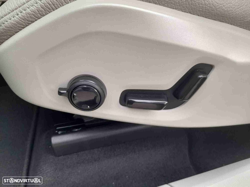 Volvo XC 60 2.0 T6 PHEV Plus Bright AWD - 15