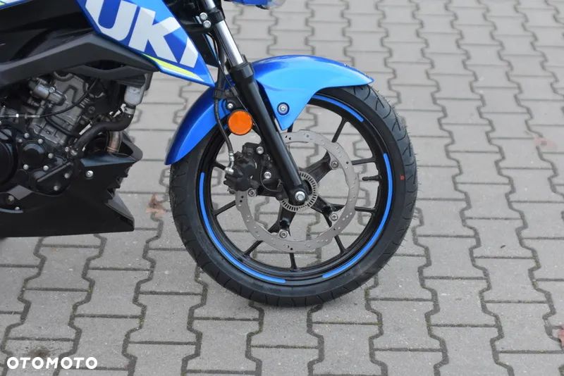 Suzuki GSX - 11
