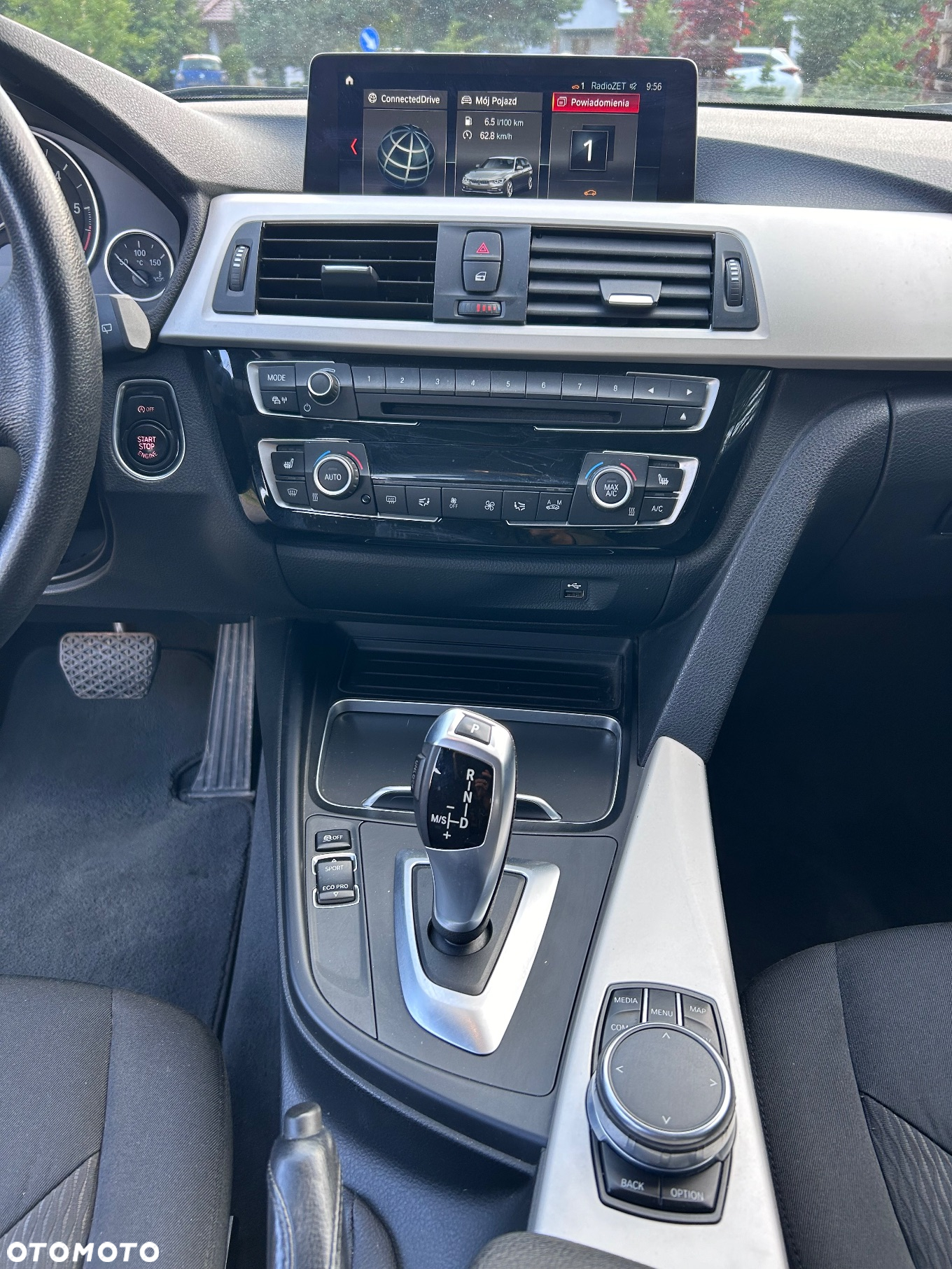 BMW Seria 3 318d Touring Advantage - 10
