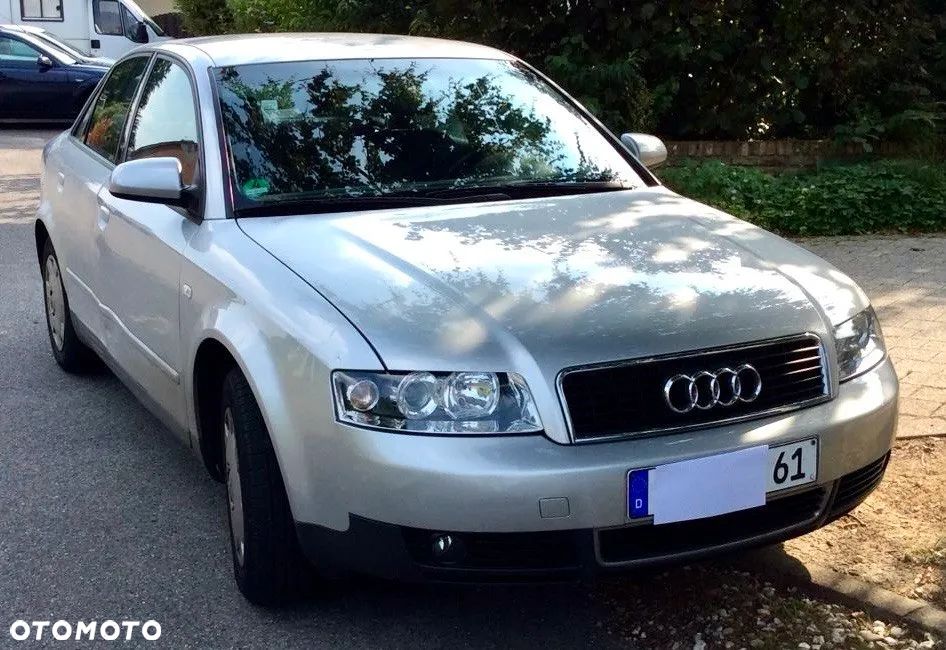 Audi A4 Limousine - 1