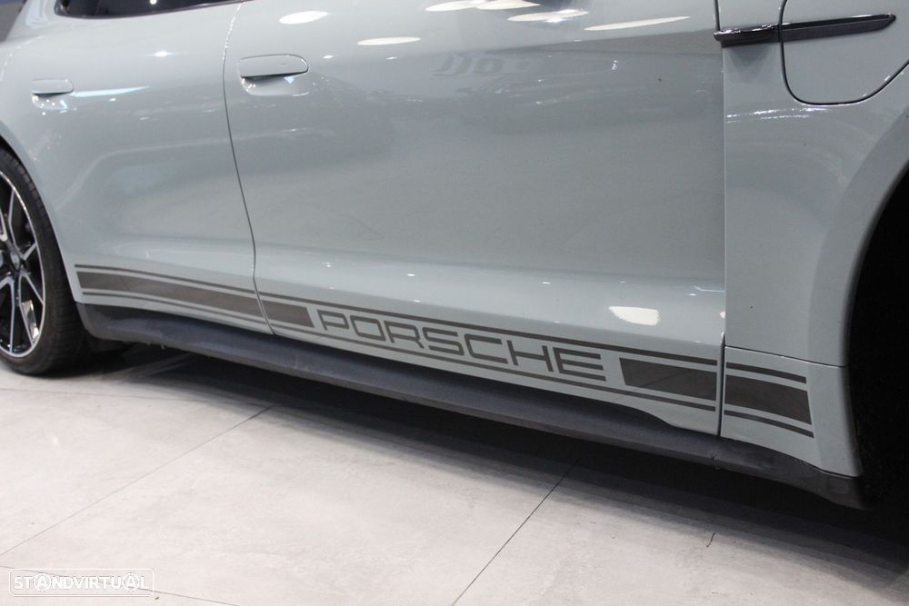 Porsche Taycan Sport Turismo - 8