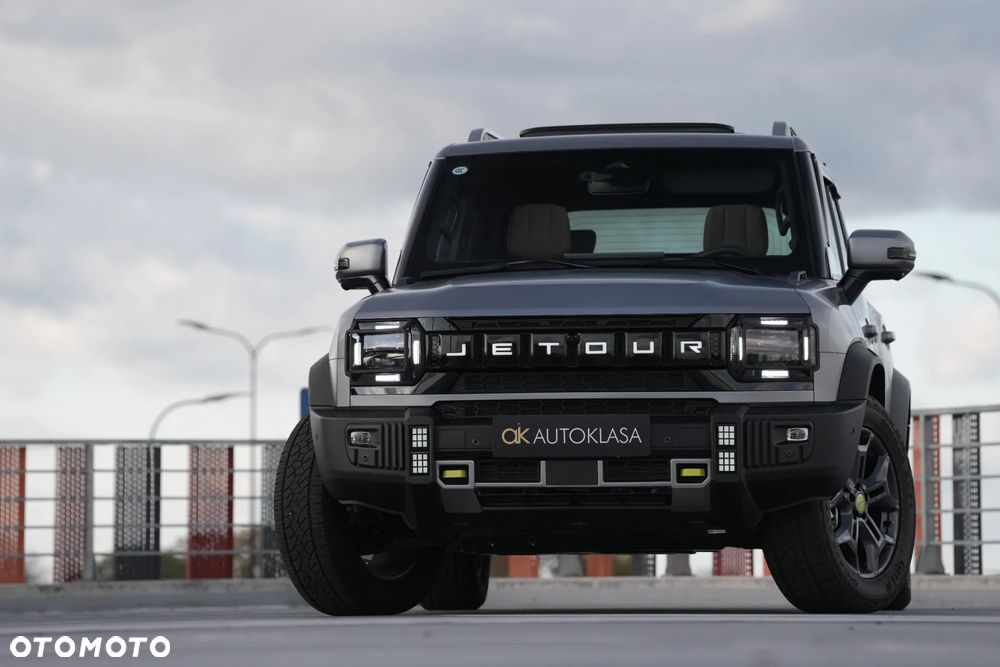 Jetour Traveller - 7