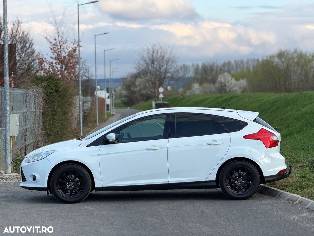 Ford Focus 1.6 TI-VCT White Magic - 2