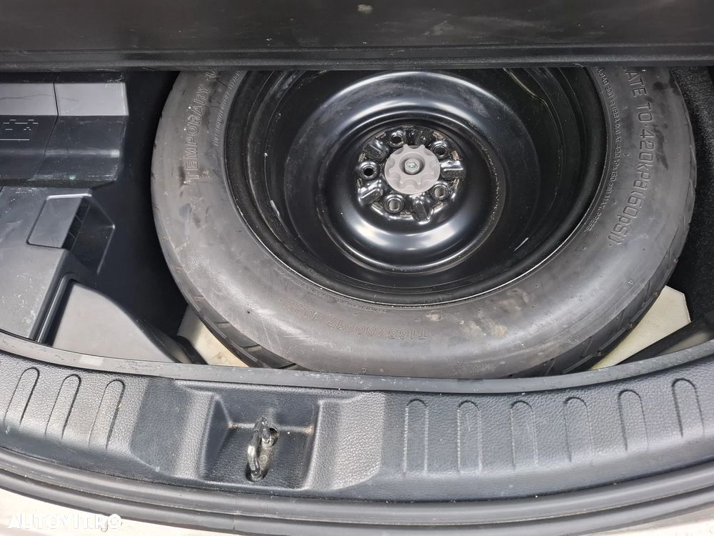 Toyota RAV4 2.5 VVT-i 4x4 Luxury - 8