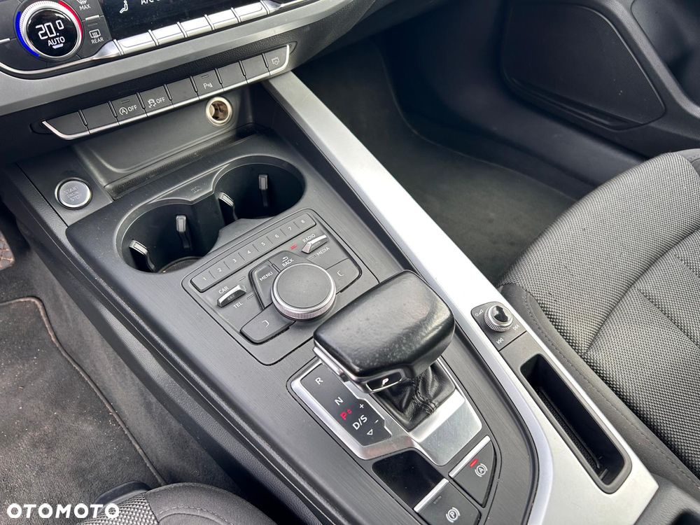 Audi A4 Limousine - 14