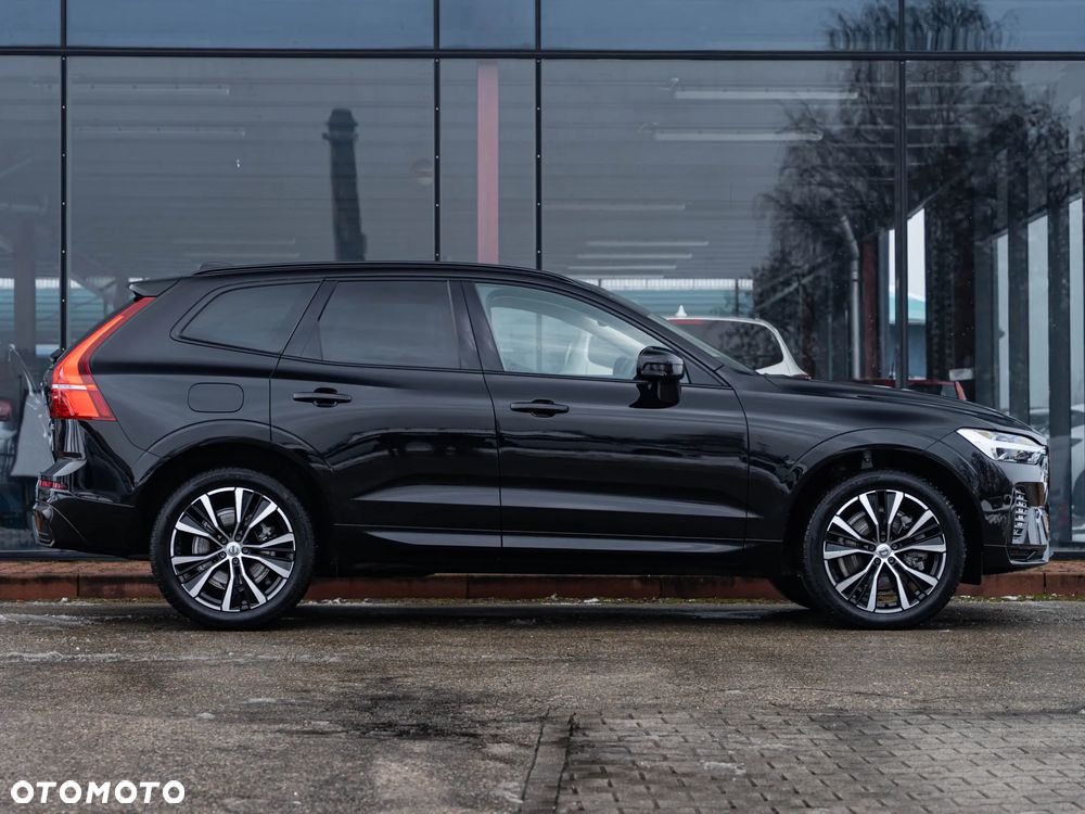 Volvo XC 60 B4 B Plus Dark - 16