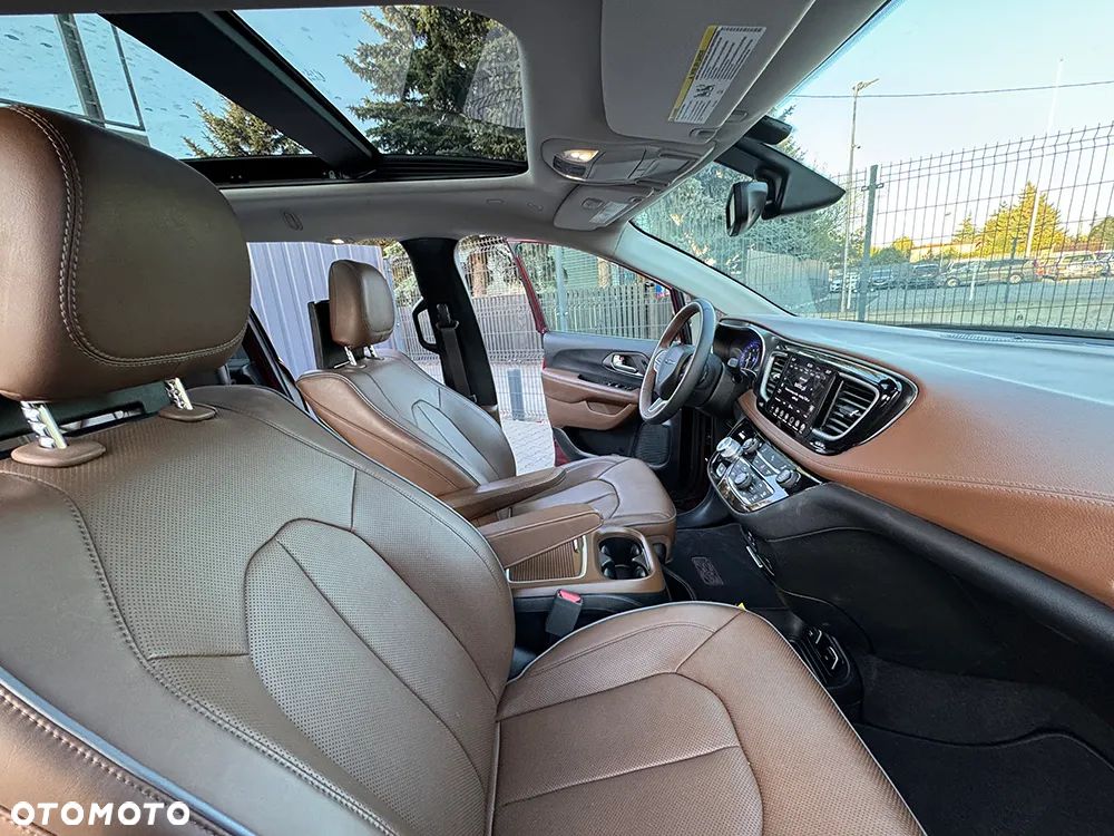 Chrysler Pacifica - 15