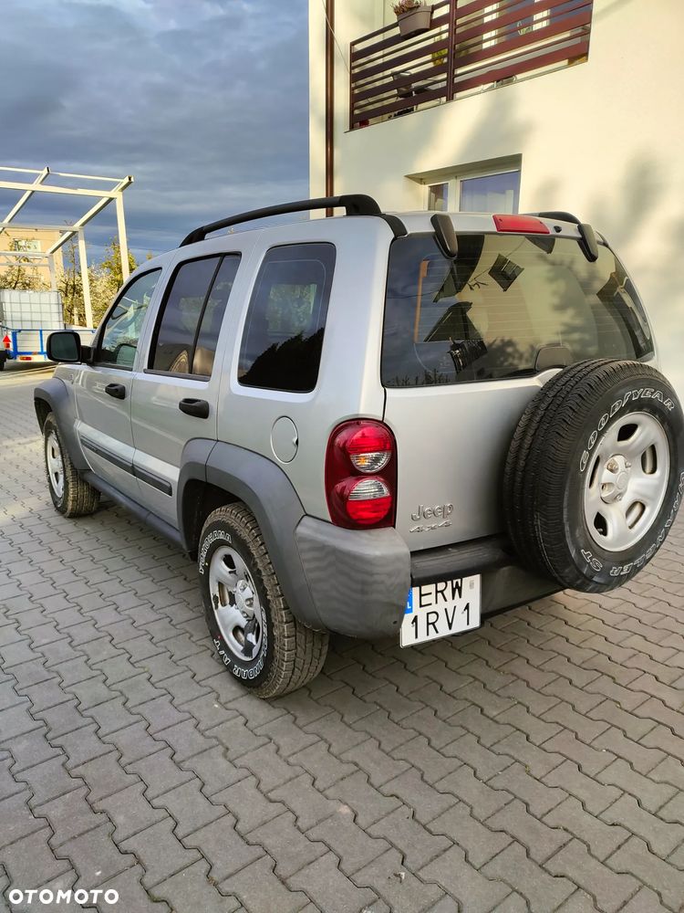 Jeep Liberty - 4
