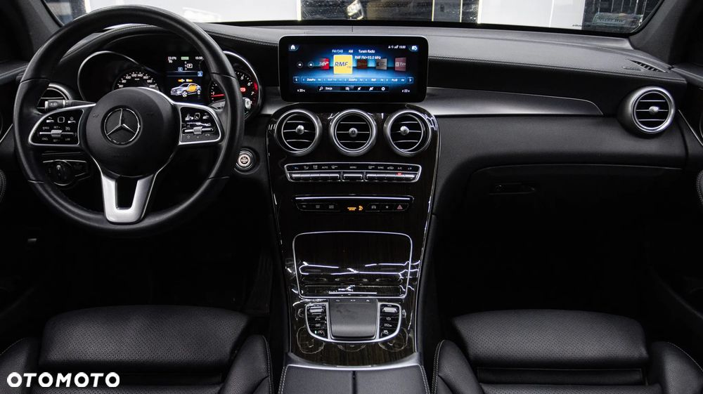 Mercedes-Benz GLC 200 4Matic 9G-TRONIC AMG Line - 12