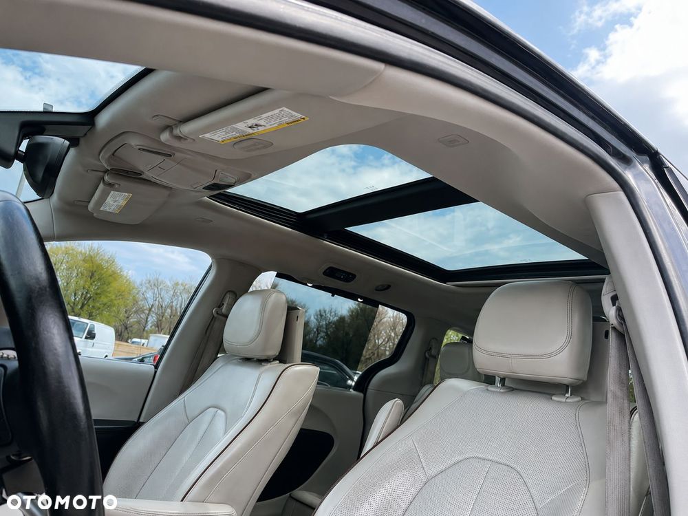 Chrysler Pacifica - 23