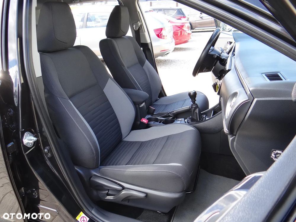 Toyota Auris 1.2 Turbo Team Deutschland - 32
