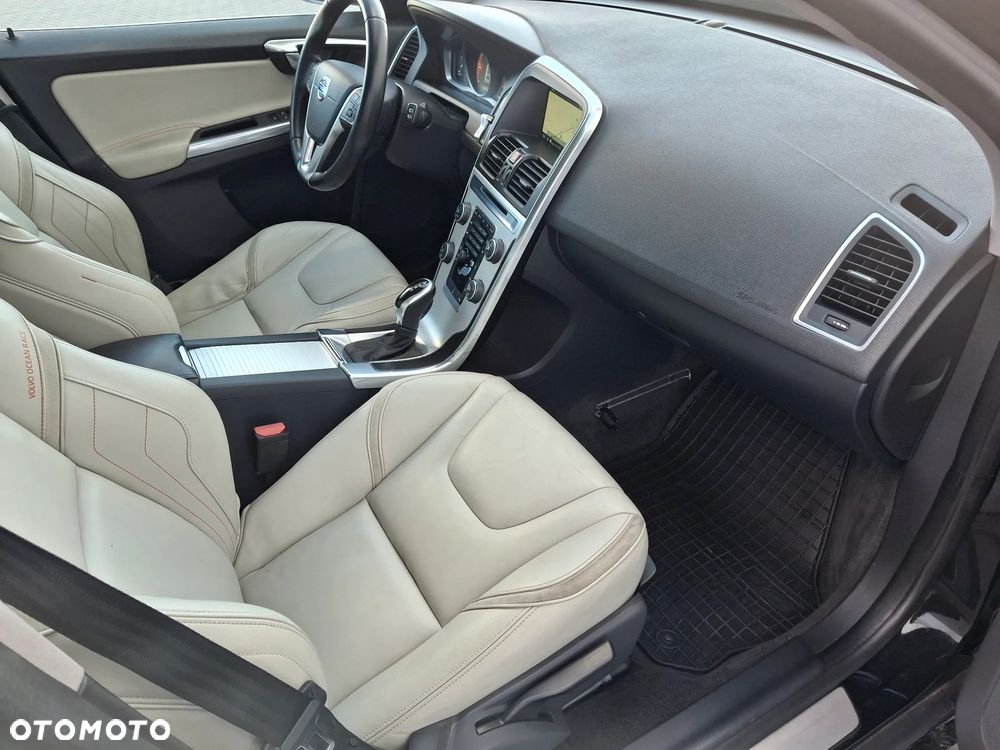 Volvo XC 60 D3 Geartronic Ocean Race - 28