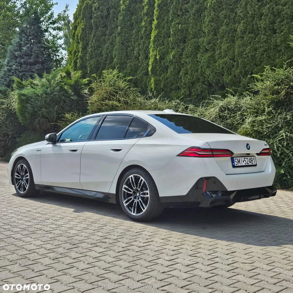 BMW Seria 5 520i mHEV - 7