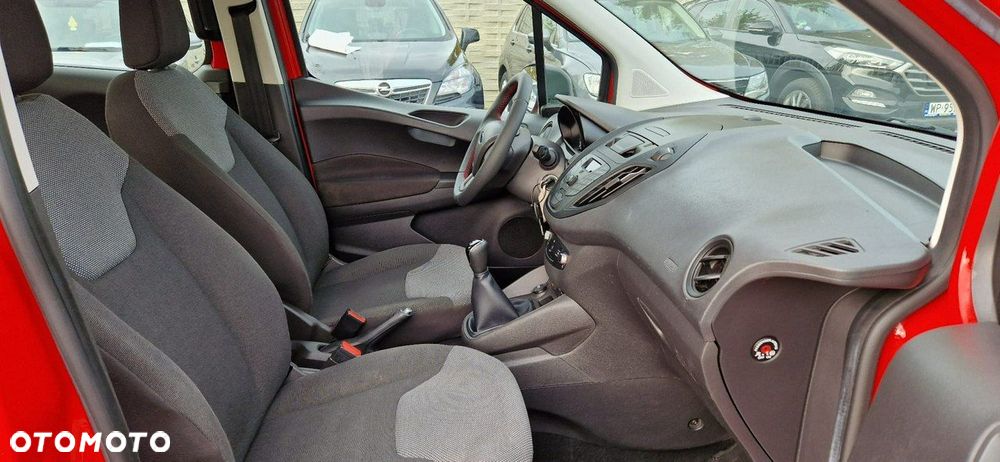 Ford Tourneo Courier - 23