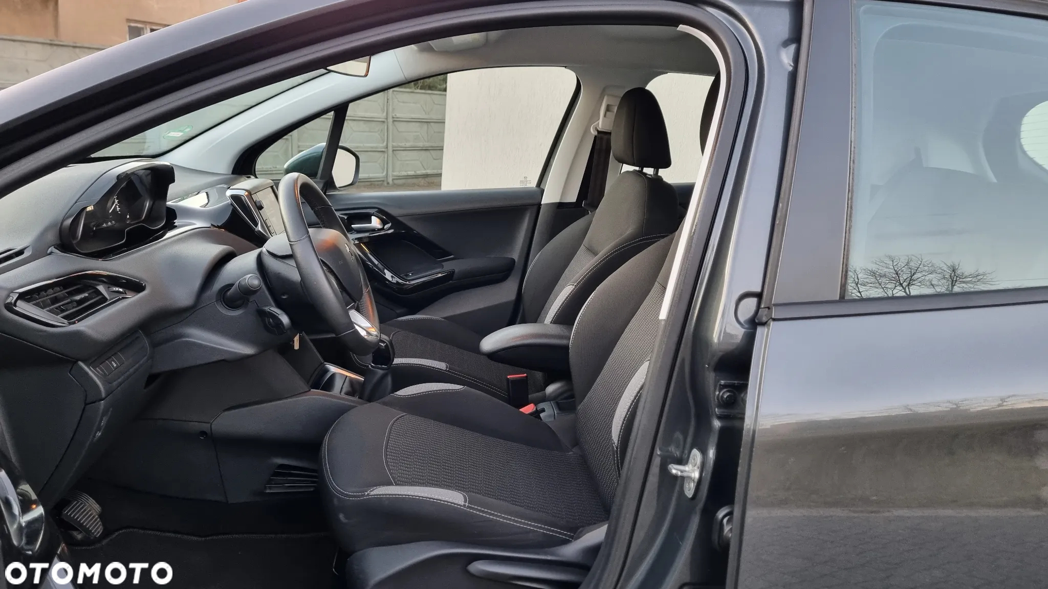 Peugeot 208 - 9