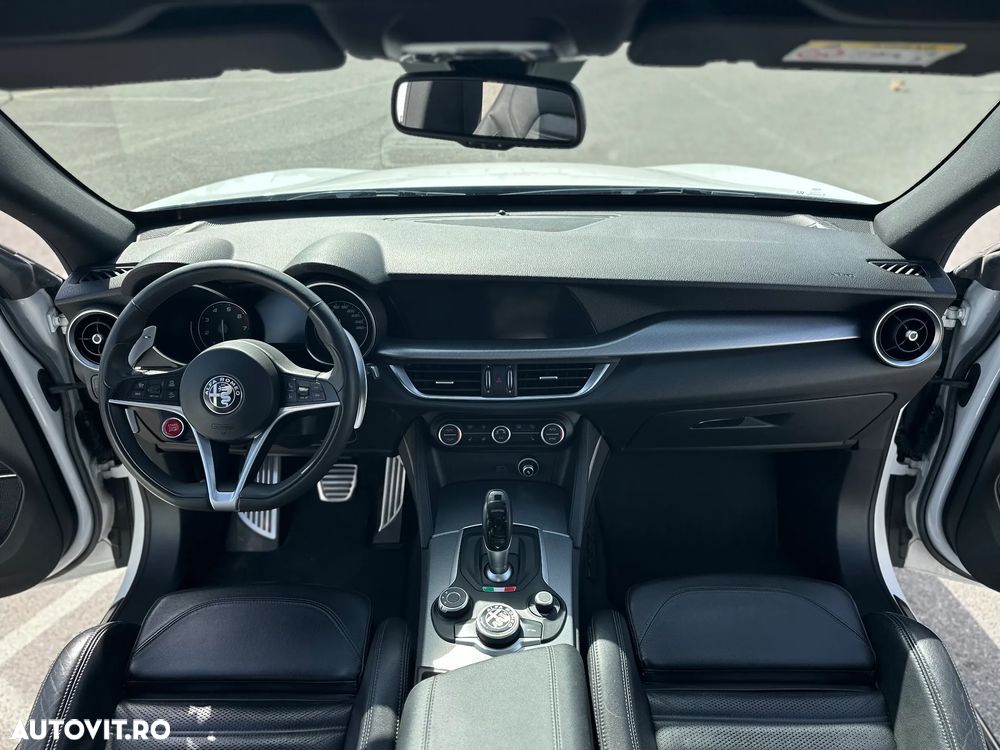 Alfa Romeo Stelvio 2.0 Turbo 16V AT8-Q4 Super - 16
