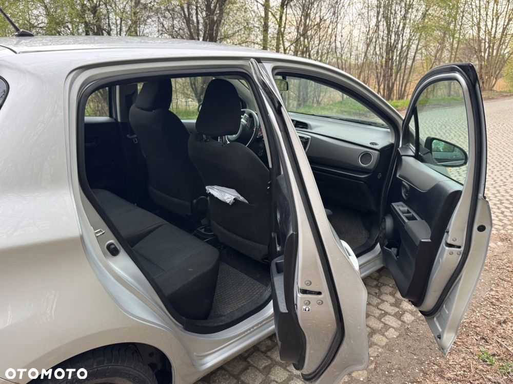 Toyota Yaris - 4