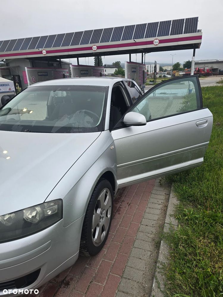 Audi A3 3-drzwiowe 1.6 Ambition - 4