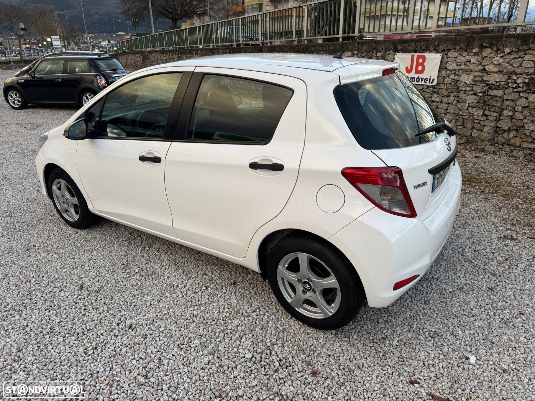 Toyota Yaris 1.0 VVT-i - 4
