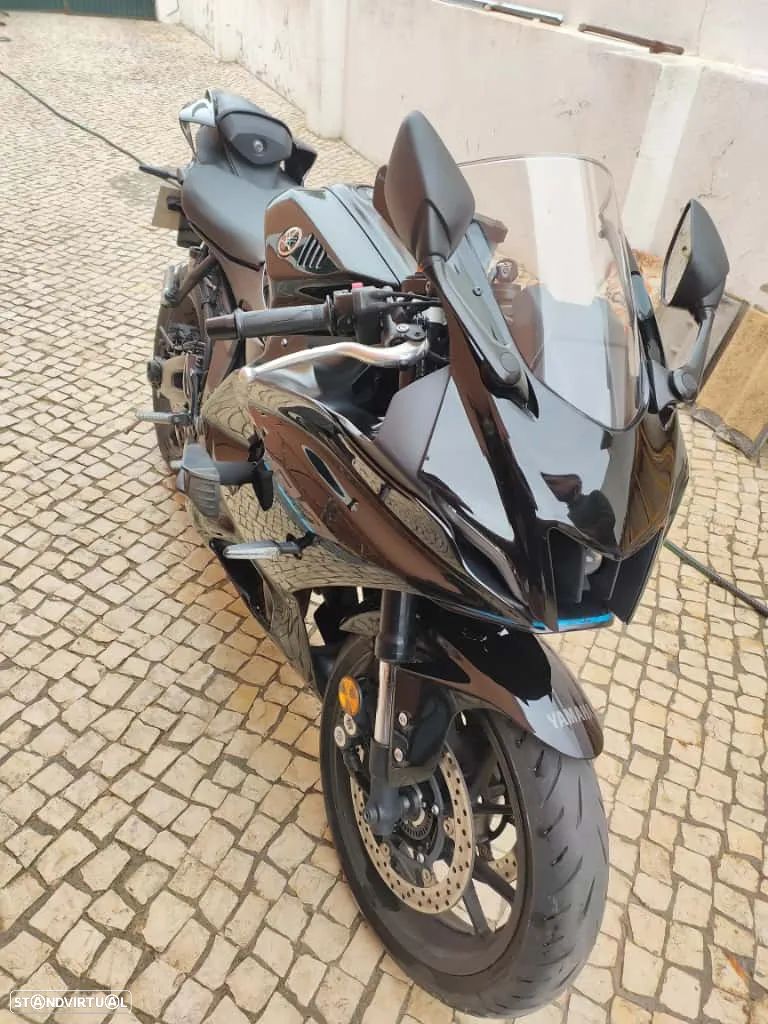 Yamaha YZF 01 - 1