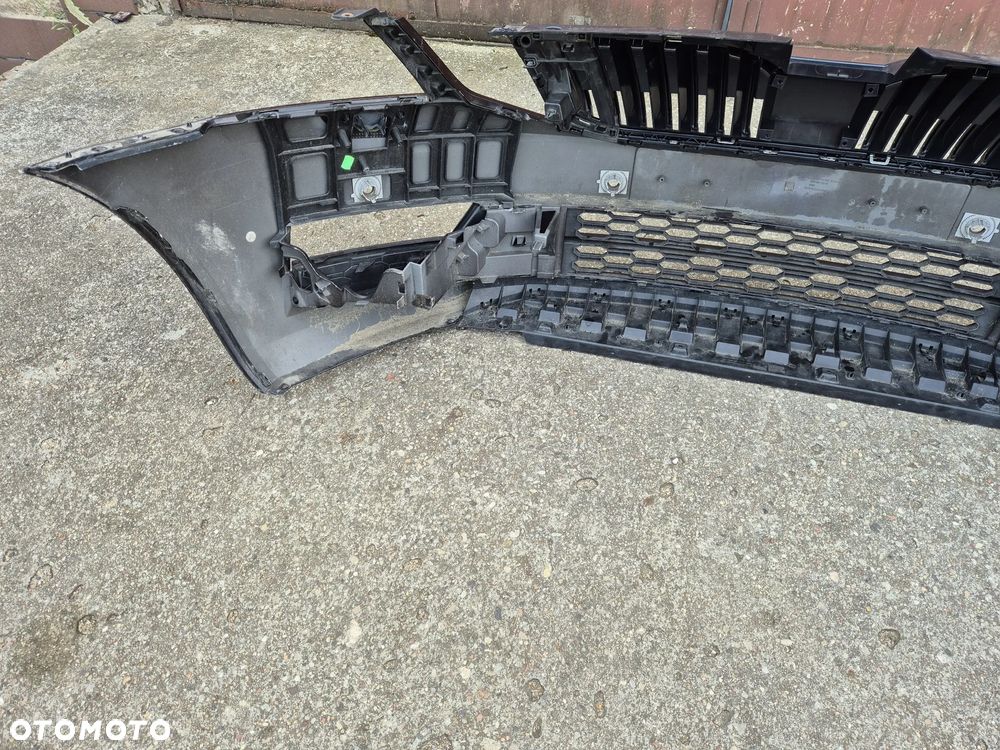 Skoda Octavia III 3 lifting 16- zderzak przedni grill kratka halogen 5E - 4