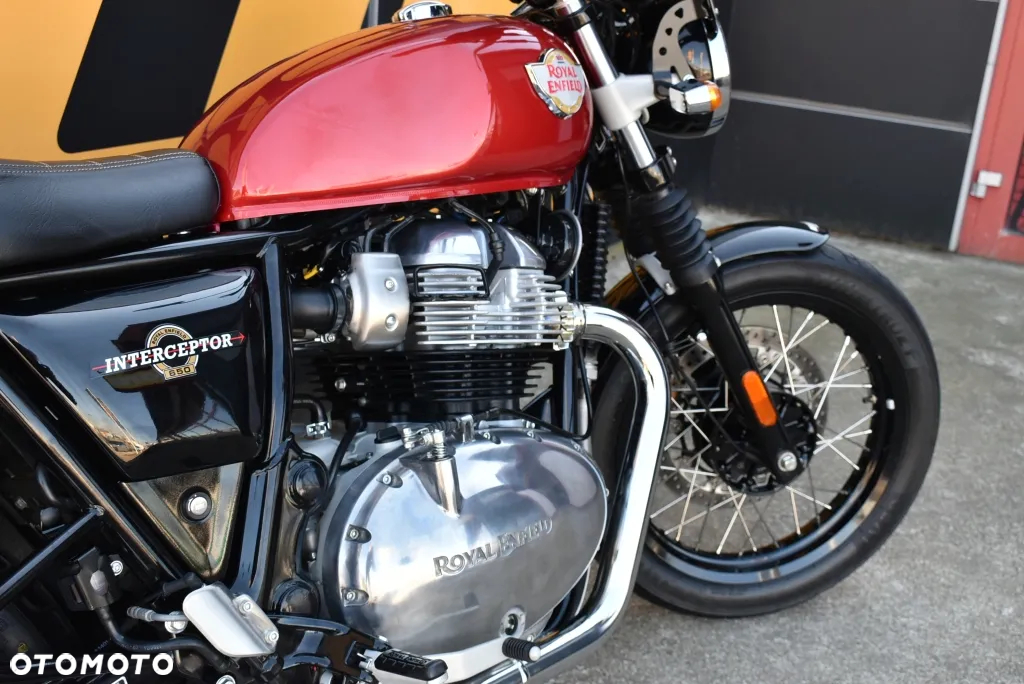 Royal Enfield Interceptor - 27
