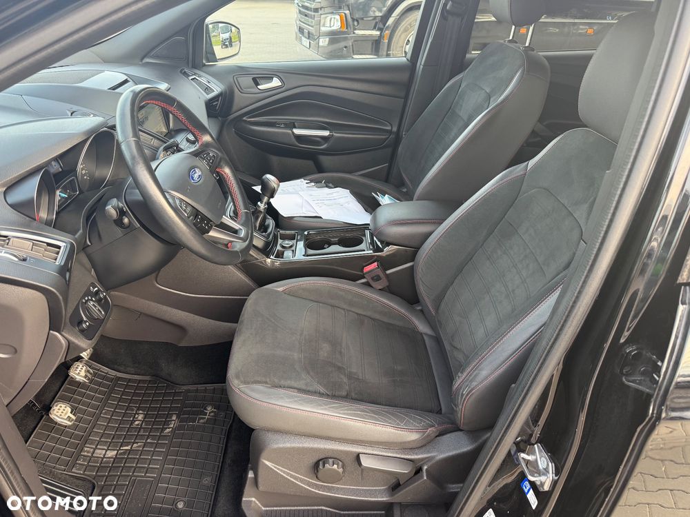 Ford Kuga 2.0 TDCi 2x4 ST-Line - 24