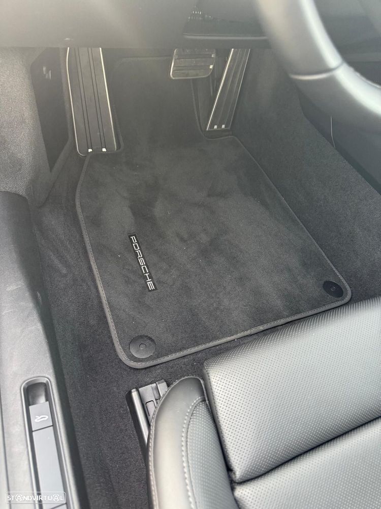 Porsche 911 Série F - 8