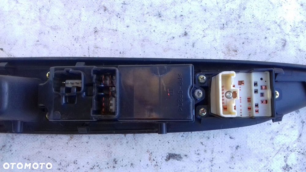 panel sterowania szyb lusterek lewy przód mazda 6 gg gy 02- - 2