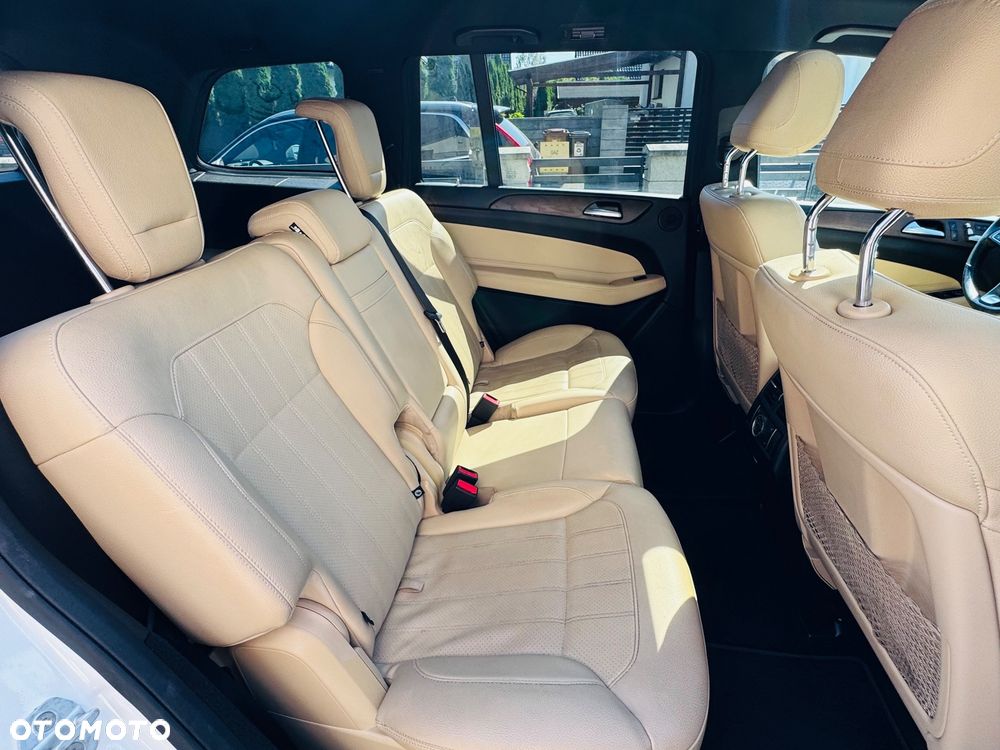 Mercedes-Benz GLS - 31
