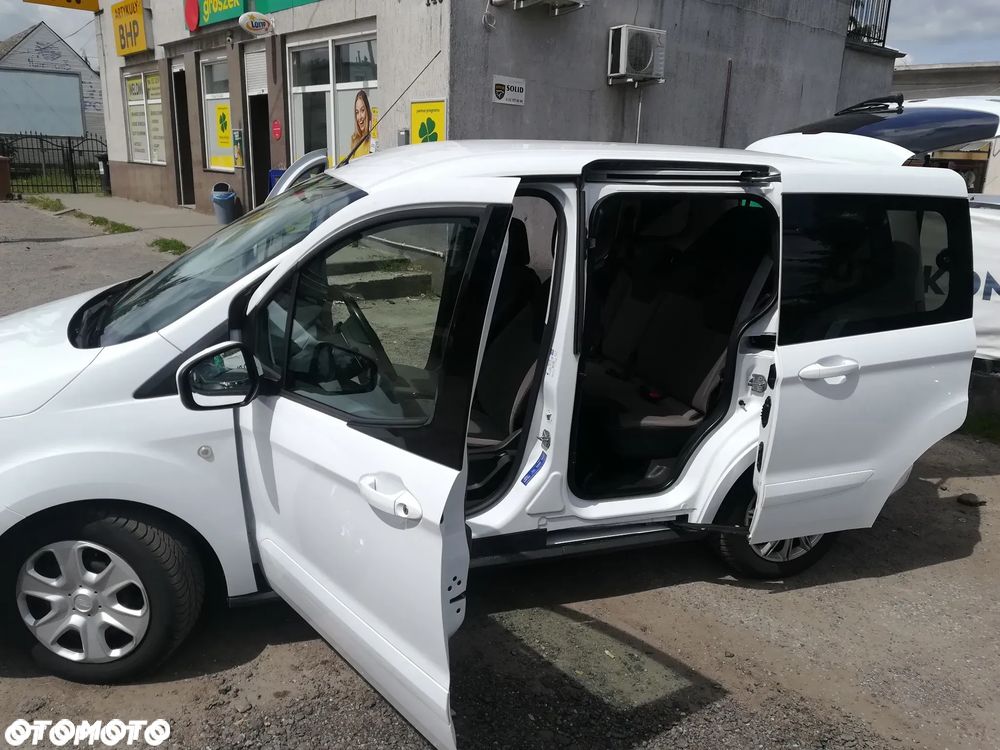 Ford Tourneo Courier - 10