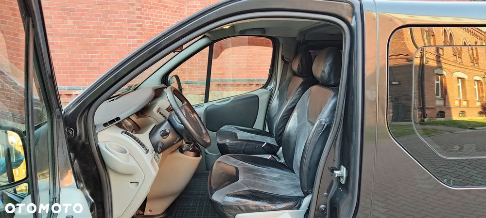 Opel Vivaro - 17