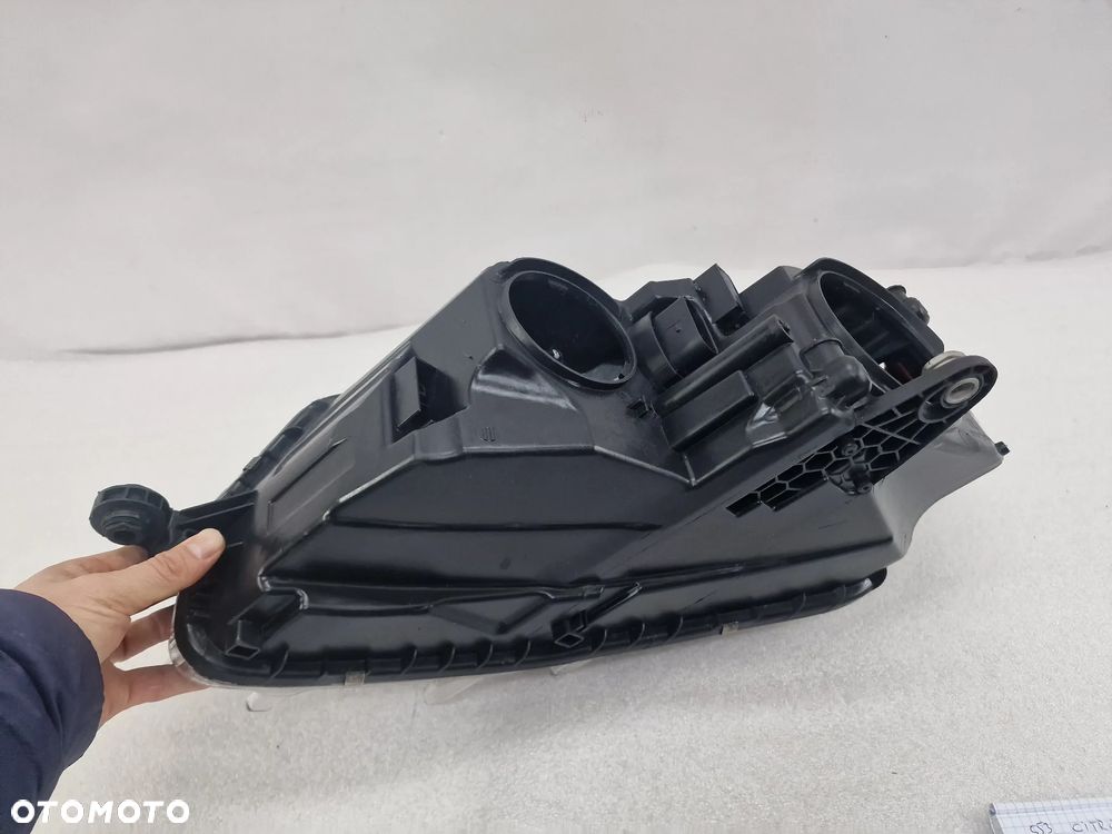 SKODA OCTAVIA 3 III 5E0 12- PRAWA ZWYKŁA LAMPA PRZEDNIA PRZÓD , NR AUKCJI LA554 - 10