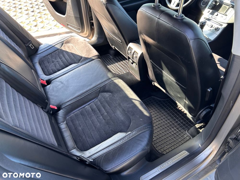 Volkswagen Passat 2.0 Blue TDI SCR Highline - 17