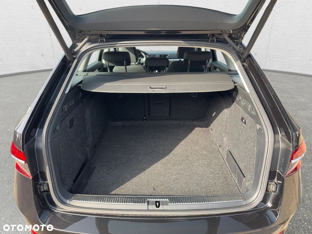 Skoda Superb 2.0 TDI SCR Ambition DSG - 6