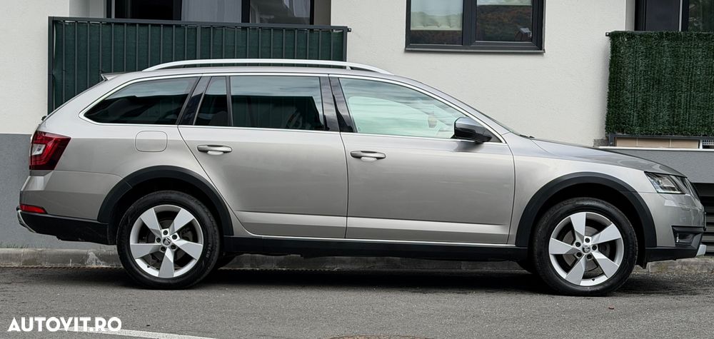Skoda Octavia Combi 2.0 TDI DSG 4X4 Scout - 3