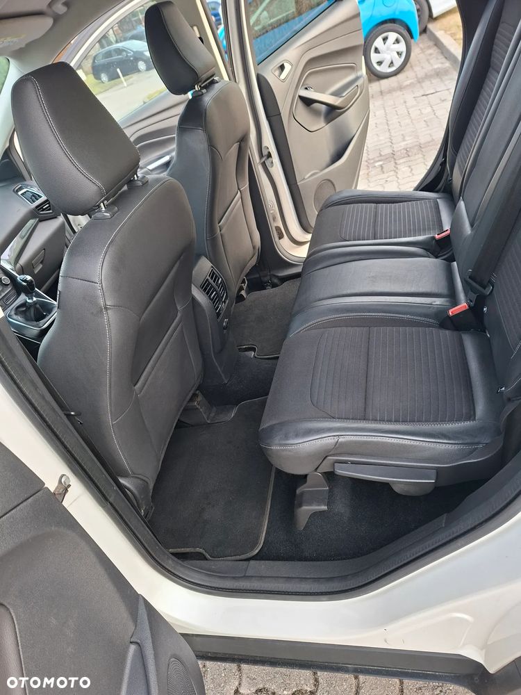 Ford Kuga 2.0 TDCi 4x4 Titanium - 17