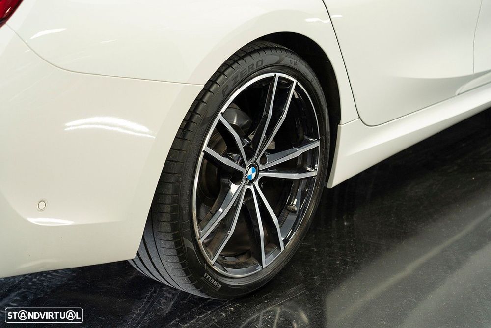 BMW 320 d Pack Desportivo M Auto - 13