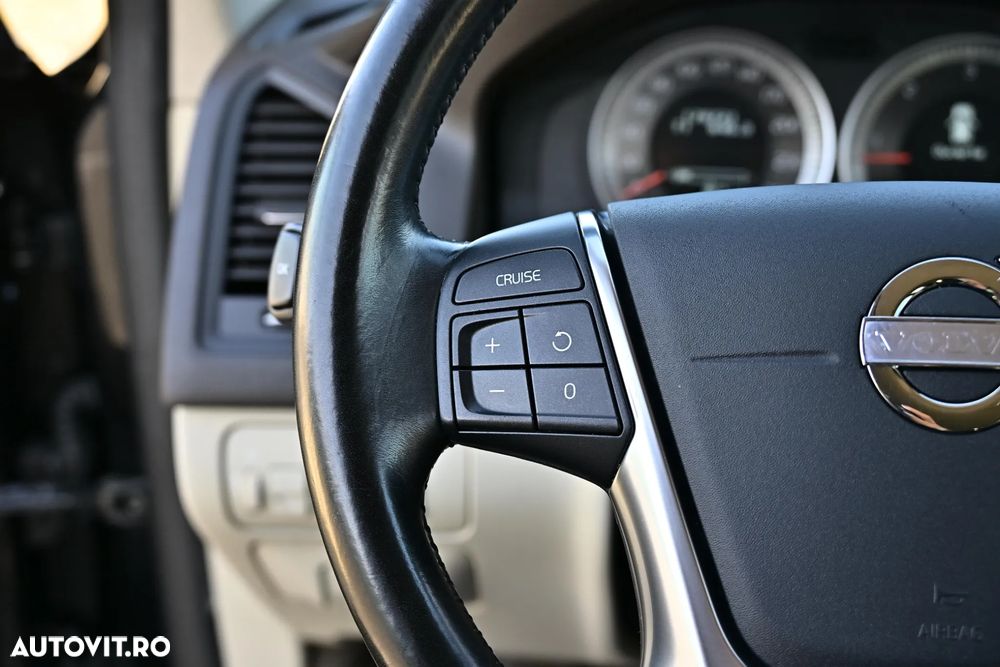 Volvo XC 60 D5 AWD Aut. Summum - 22