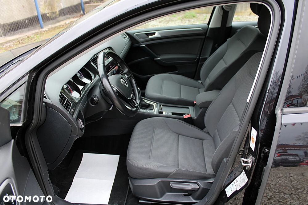 Volkswagen Golf - 16