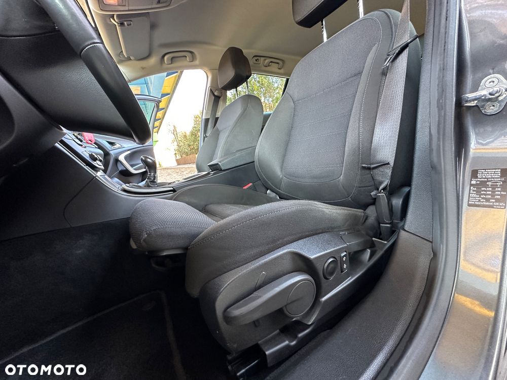 Opel Insignia - 30