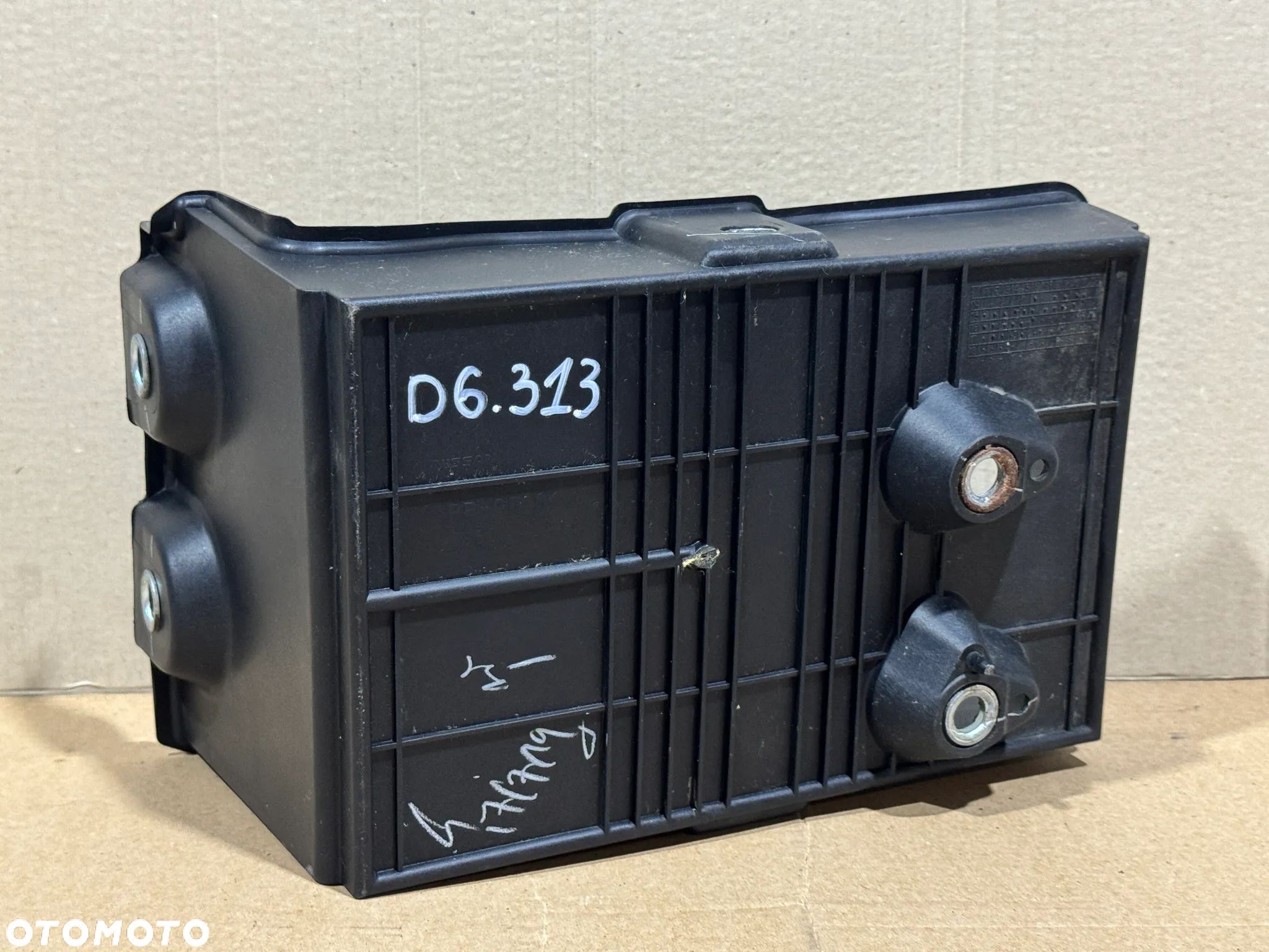 PODSTAWA AKUMULATORA NISSAN NAVARA D23 NP300 64860-4JA1A - 1
