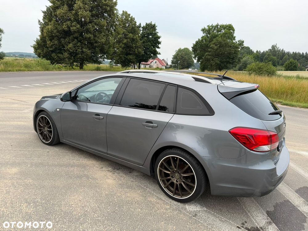 Chevrolet Cruze 1.7 LT - 21