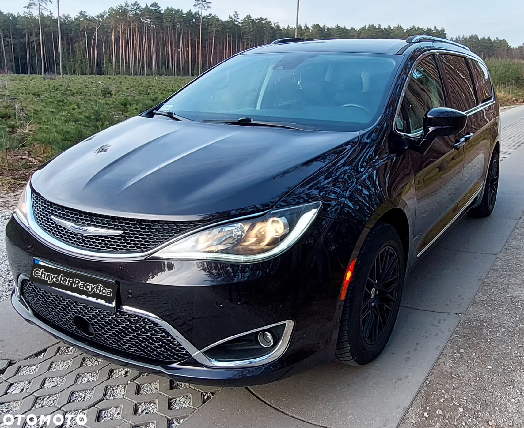Chrysler Pacifica - 21