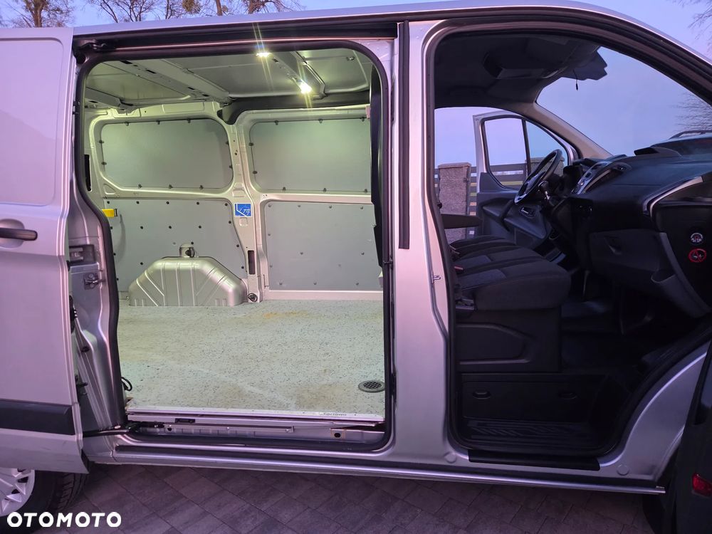 Ford Transit Custom - 13