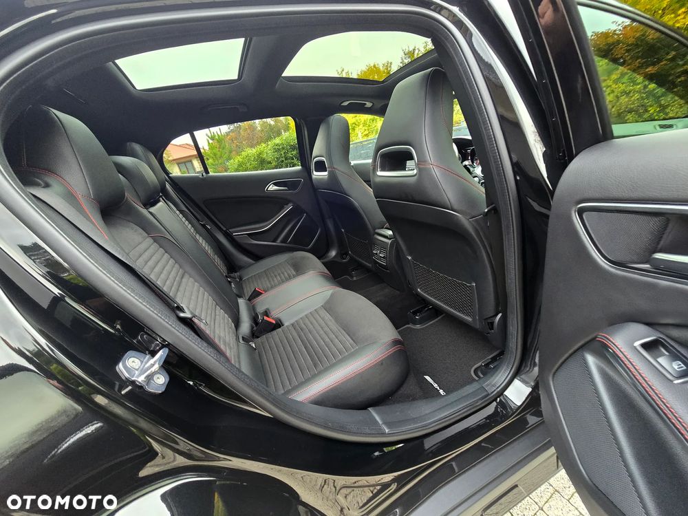 Mercedes-Benz GLA 220 4-Matic AMG Line - 14