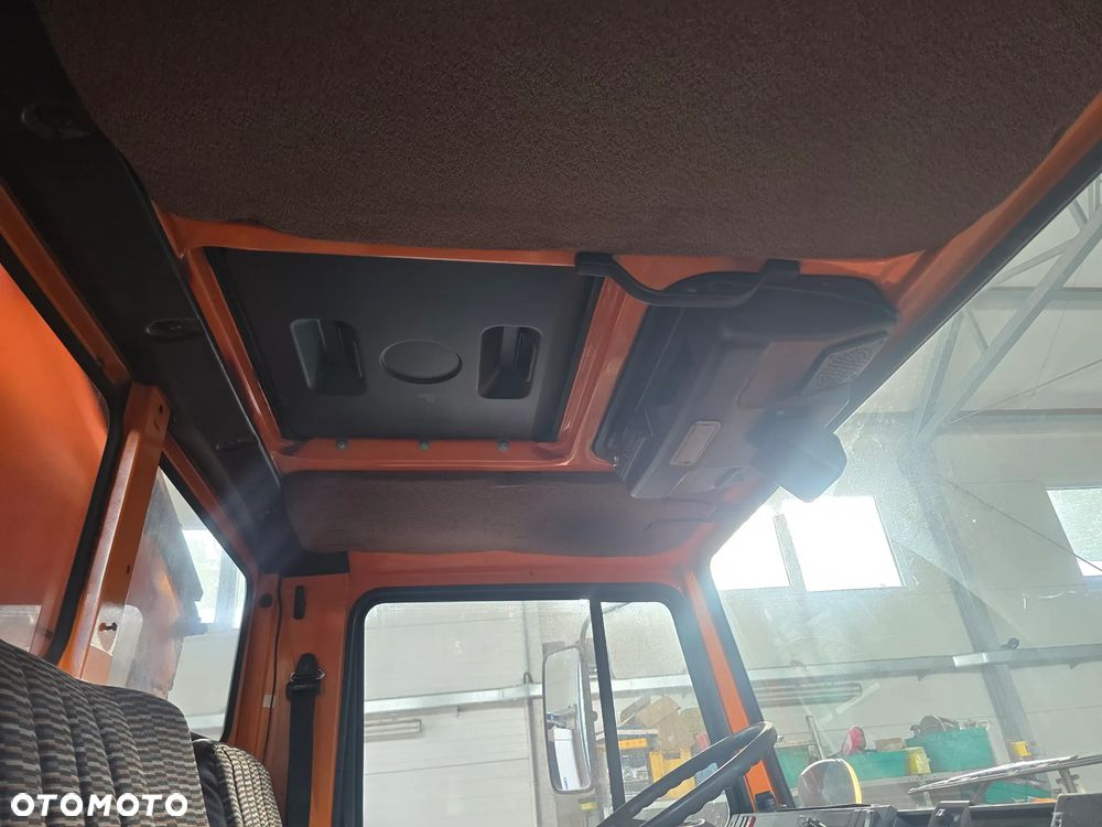 Unimog Mercedes Unimog U 1400 - 26