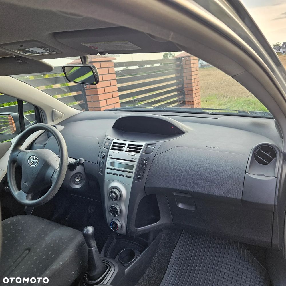 Toyota Yaris 1.0 Luna - 19